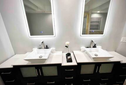 Two Beautiful East Fort Lauderdale Villas with a Private Pool - Fort Lauderdale, Florida