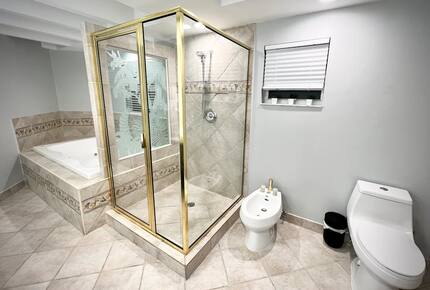 Two Beautiful East Fort Lauderdale Villas with a Private Pool - Fort Lauderdale, Florida