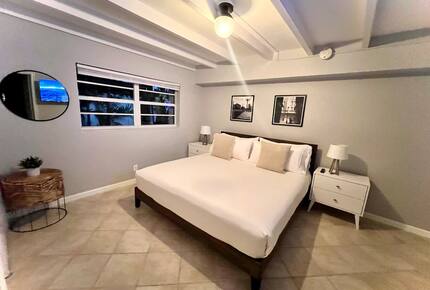 Two Beautiful East Fort Lauderdale Villas with a Private Pool - Fort Lauderdale, Florida