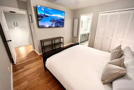 Two Beautiful East Fort Lauderdale Villas with a Private Pool - Fort Lauderdale, Florida