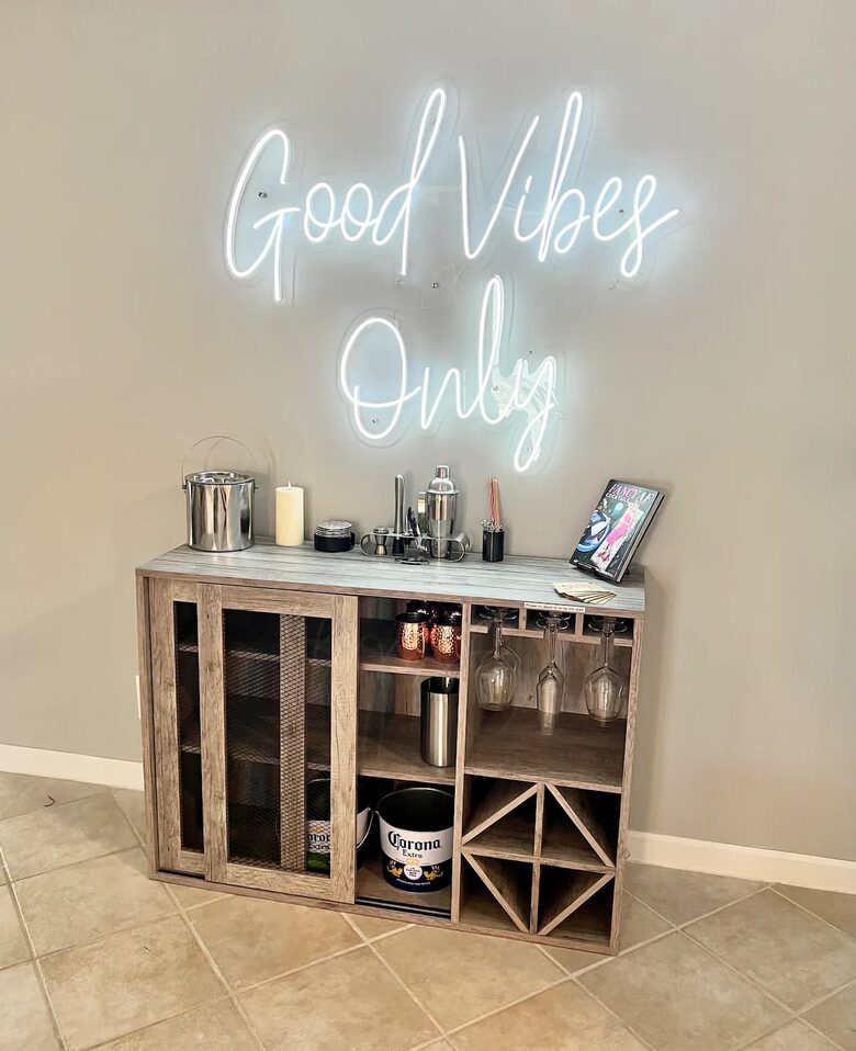 Two Beautiful East Fort Lauderdale Villas with a Private Pool - Fort Lauderdale, Florida