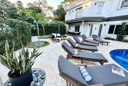 Two Beautiful East Fort Lauderdale Villas with a Private Pool - Fort Lauderdale, Florida