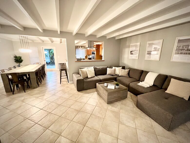 Two Beautiful East Fort Lauderdale Villas with a Private Pool - Fort Lauderdale, Florida