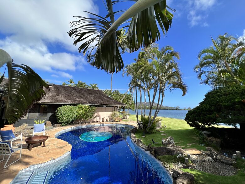 Private Waterfront Oasis in Hawaii - Honolulu, Hawaii