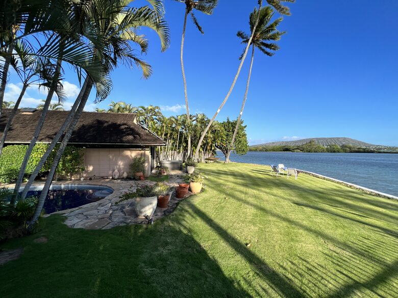Private Waterfront Oasis in Hawaii - Honolulu, Hawaii