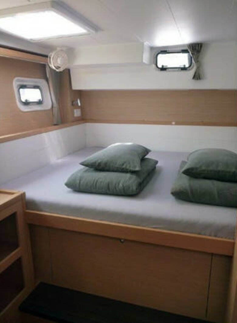 "The Dove" | Lagoon 40 Catamaran - Palma, Spain