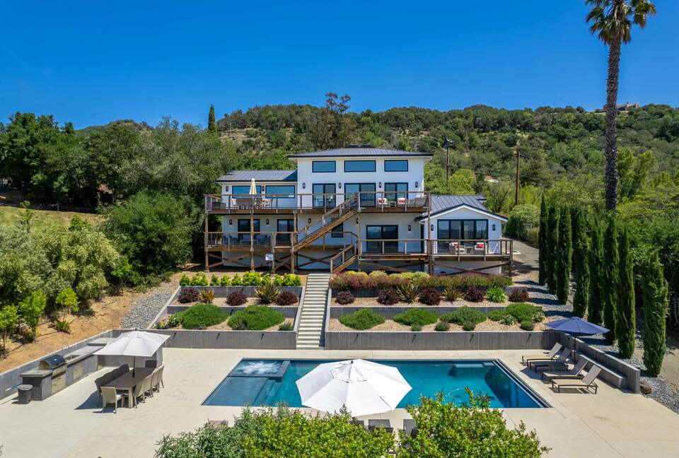 Stunning Shadybrook Lane - Napa, California