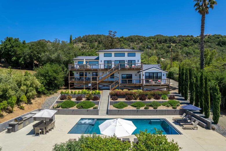 Stunning Shadybrook Lane - Napa, California