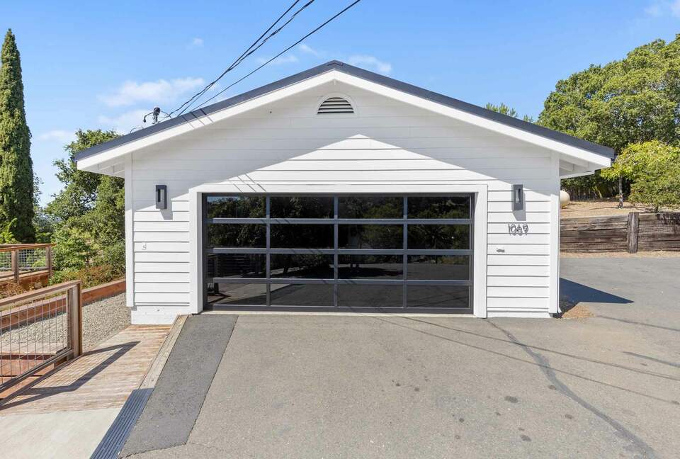 Stunning Shadybrook Lane - Napa, California