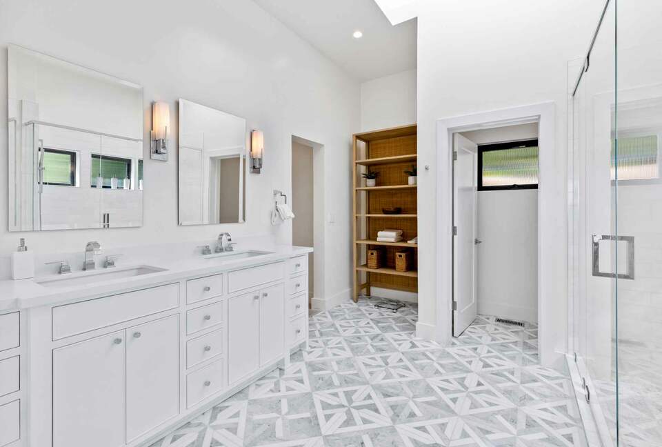 Stunning Shadybrook Lane - Napa, California