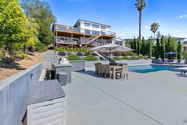 Stunning Shadybrook Lane - Napa, California