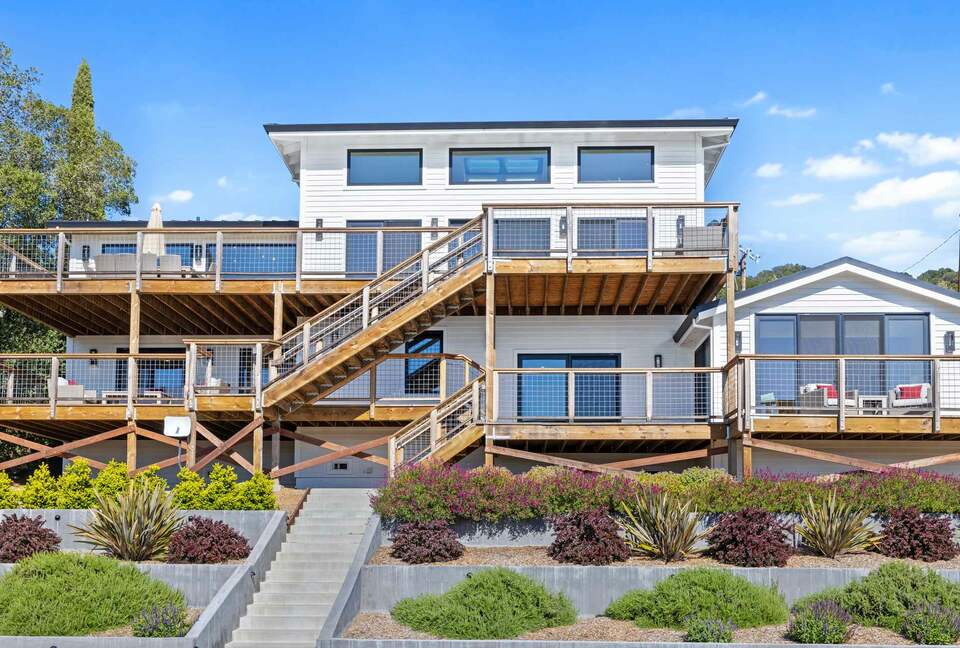 Stunning Shadybrook Lane - Napa, California