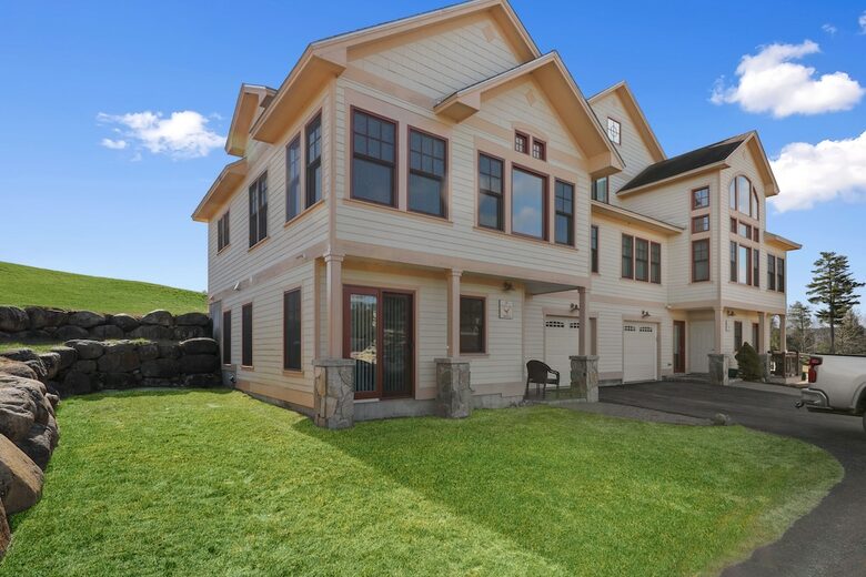 Greenscapes Getaway in a Golf Resort Community - Thornton, New Hampshire