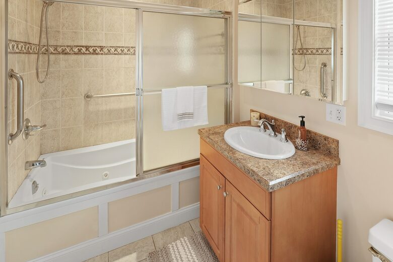 Greenscapes Getaway in a Golf Resort Community - Thornton, New Hampshire