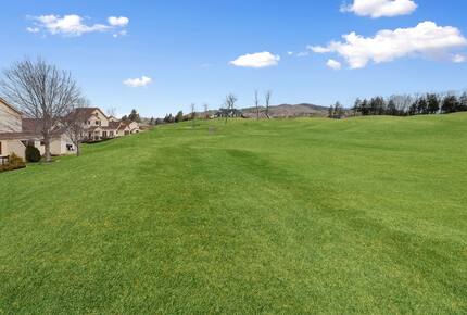 Greenscapes Getaway in a Golf Resort Community - Thornton, New Hampshire