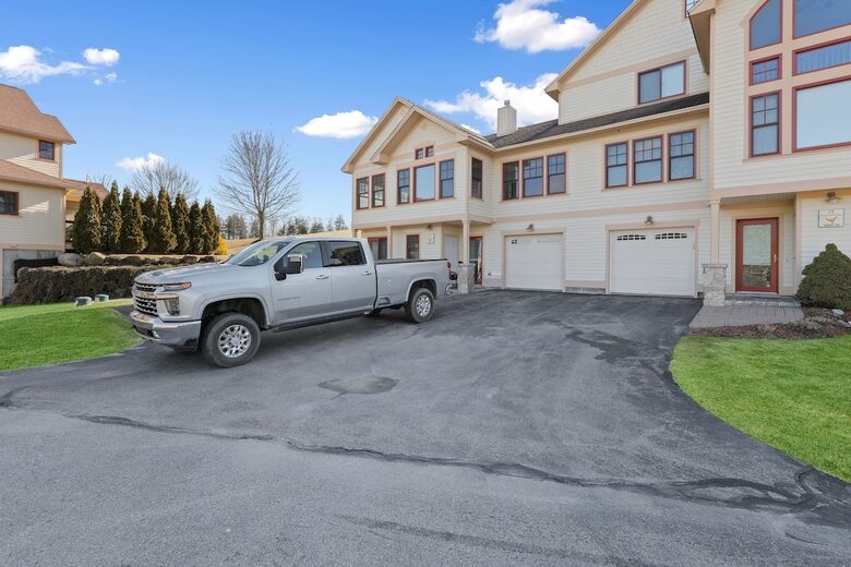 Greenscapes Getaway in a Golf Resort Community - Thornton, New Hampshire