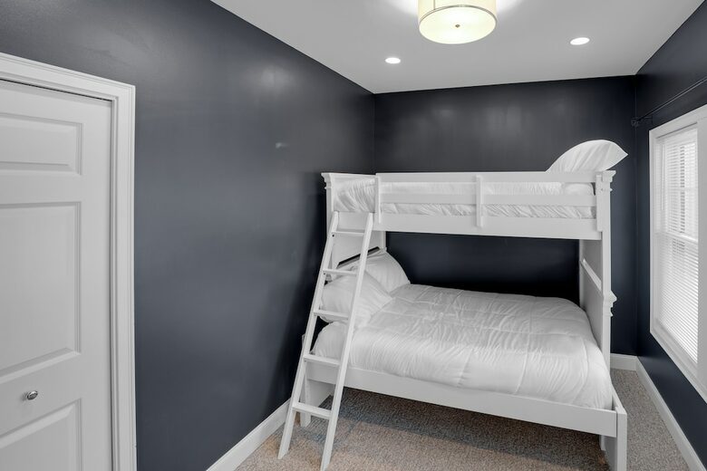 Greenscapes Getaway in a Golf Resort Community - Thornton, New Hampshire