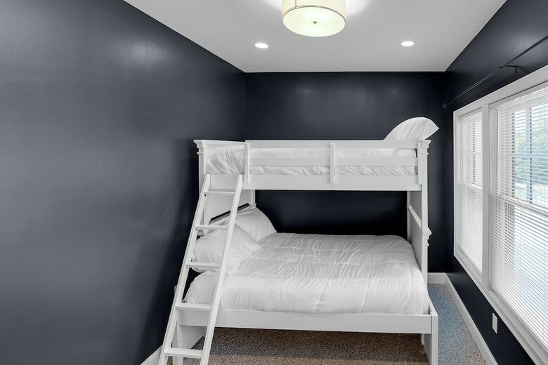 Greenscapes Getaway in a Golf Resort Community - Thornton, New Hampshire