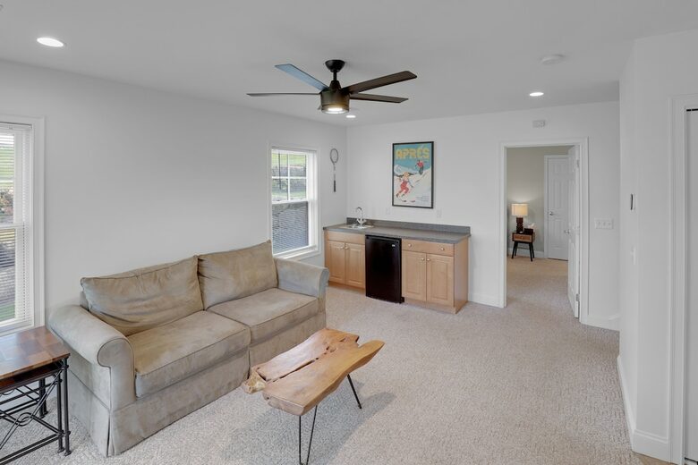 Greenscapes Getaway in a Golf Resort Community - Thornton, New Hampshire