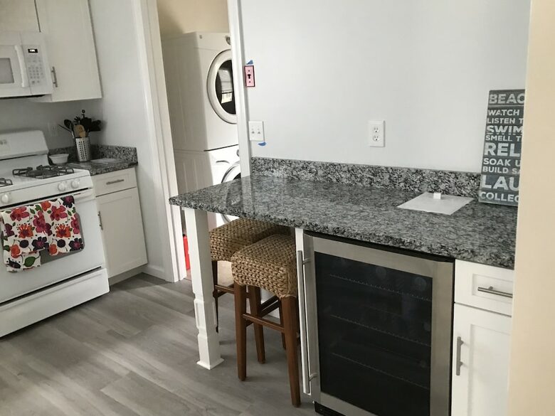 Charming Jersey Shore Beach Cottage | Close to Beaches, Town and Parks - Point Pleasant, New Jersey