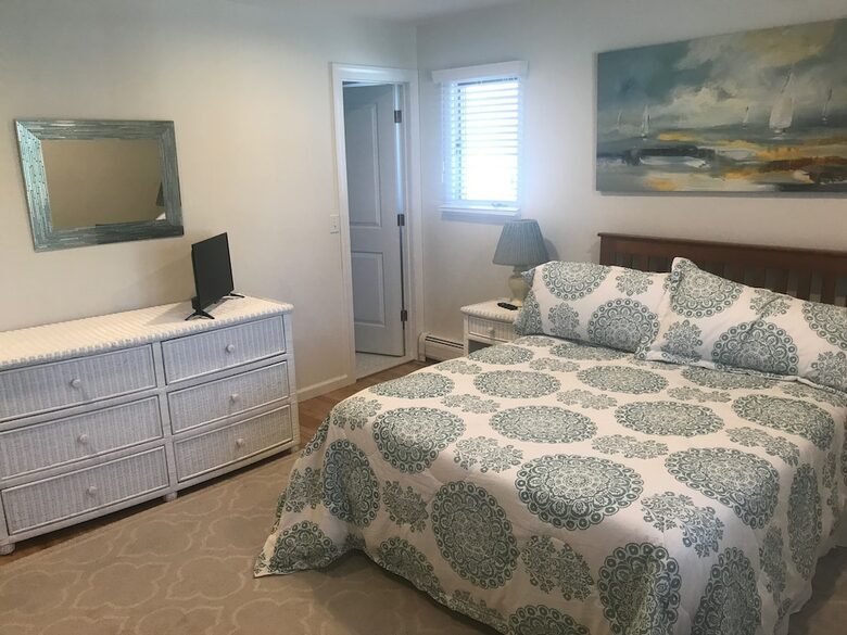 Charming Jersey Shore Beach Cottage | Close to Beaches, Town and Parks - Point Pleasant, New Jersey