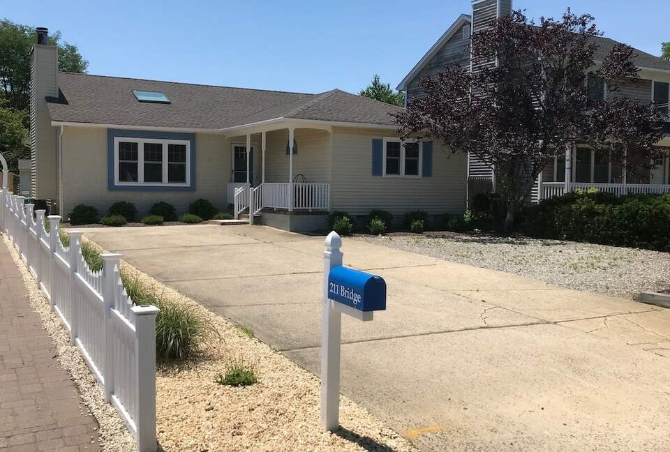 Charming Jersey Shore Beach Cottage | Close to Beaches, Town and Parks - Point Pleasant, New Jersey