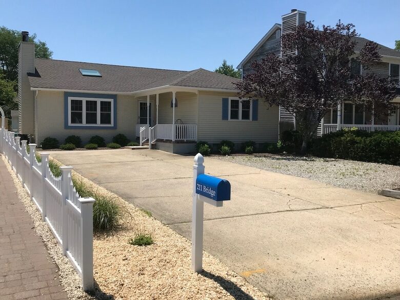 Charming Jersey Shore Beach Cottage | Close to Beaches, Town and Parks - Point Pleasant, New Jersey