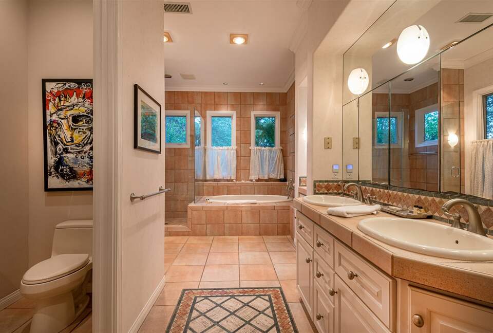 LA JOLLA 4-Bedroom Home, Private Tennis Court Pool and Jacuzzi - La Jolla, California