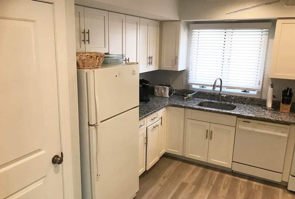 Charming Jersey Shore Beach Cottage | Close to Beaches, Town and Parks - Point Pleasant, New Jersey