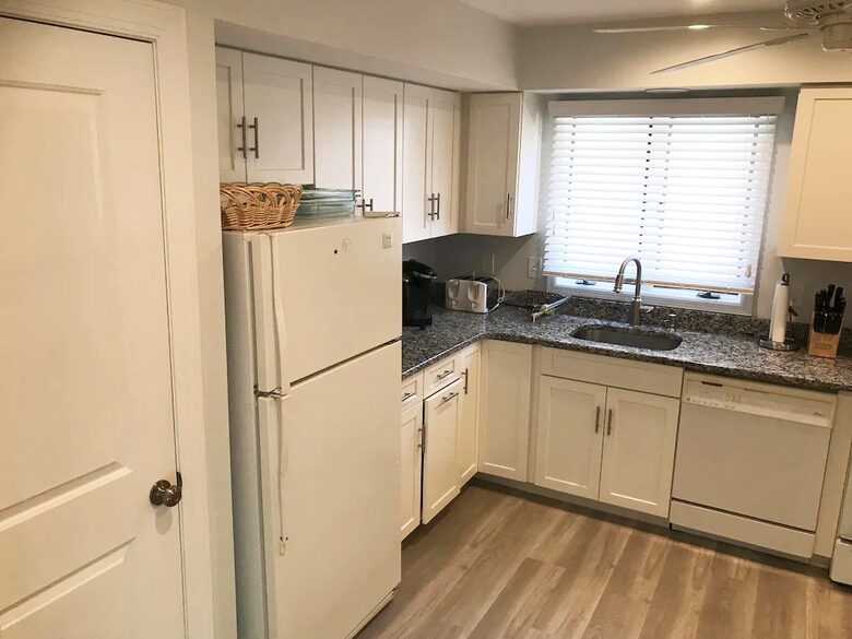 Charming Jersey Shore Beach Cottage | Close to Beaches, Town and Parks - Point Pleasant, New Jersey