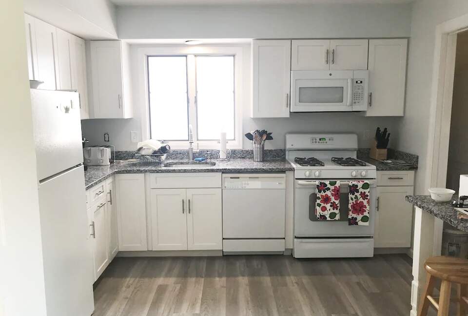 Charming Jersey Shore Beach Cottage | Close to Beaches, Town and Parks - Point Pleasant, New Jersey