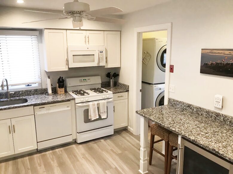 Charming Jersey Shore Beach Cottage | Close to Beaches, Town and Parks - Point Pleasant, New Jersey