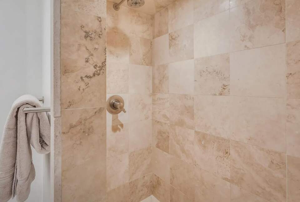 Aspen Village Modern Condo - Aspen, Colorado