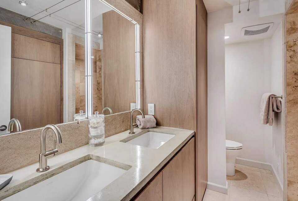 Aspen Village Modern Condo - Aspen, Colorado