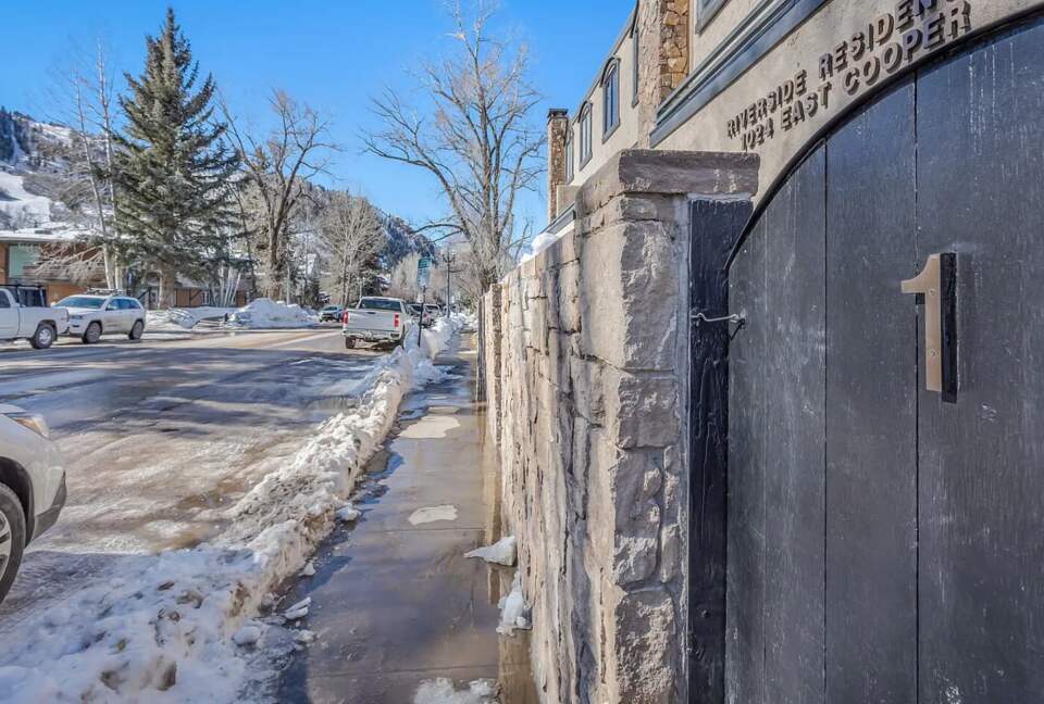 Aspen Village Modern Condo - Aspen, Colorado