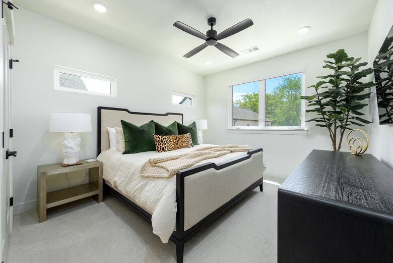 Chic Modern Bentonville Getaway - Bentonville, Arkansas