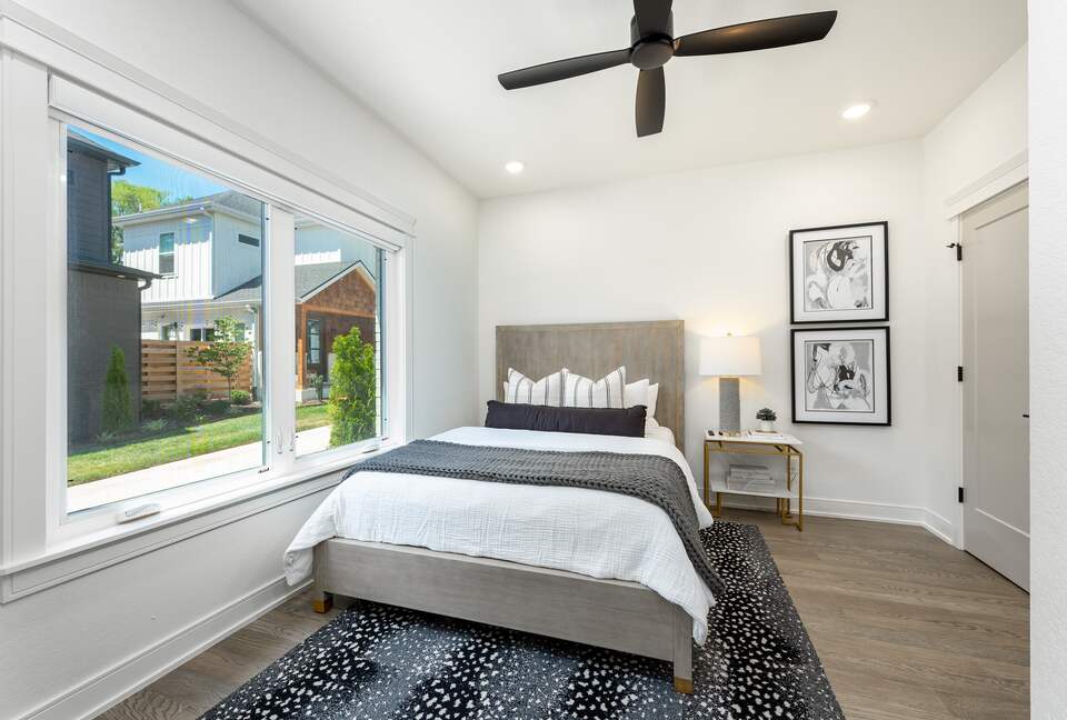 Chic Modern Bentonville Getaway - Bentonville, Arkansas