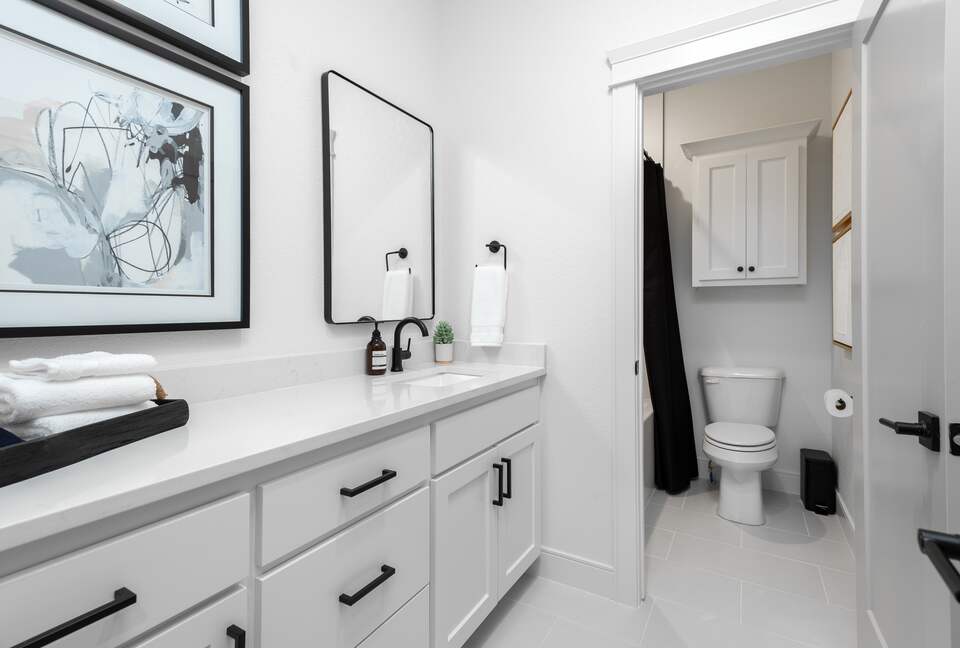 Chic Modern Bentonville Getaway - Bentonville, Arkansas