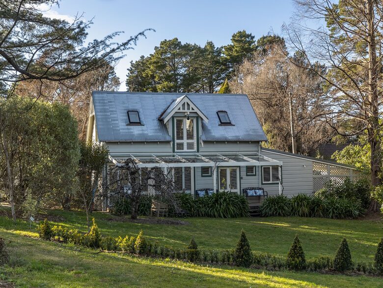 Carramar Coach House, Blue Mountains National Park - Wentworth Falls, Australia