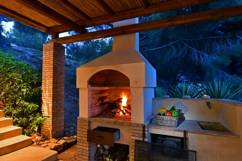 Villa Palmento, Sicily. Restored winery with 24 acres and heated pool - Caltagirone, Italy