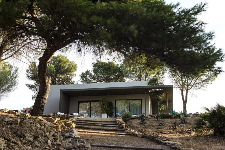 Villa Palmento, Sicily. Restored winery with 24 acres and heated pool - Caltagirone, Italy