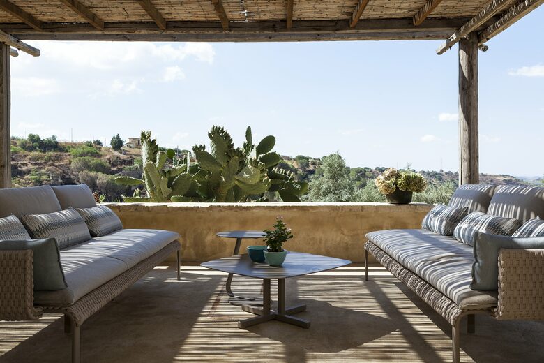 Villa Palmento, Sicily. Restored winery with 24 acres and heated pool - Caltagirone, Italy