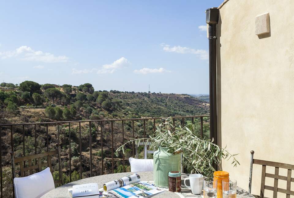 Villa Palmento, Sicily. Restored winery with 24 acres and heated pool - Caltagirone, Italy