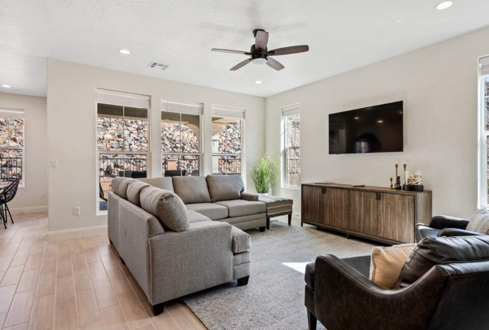 Fun Desert Getaway with Scooters and Pickleball - Washington, Utah