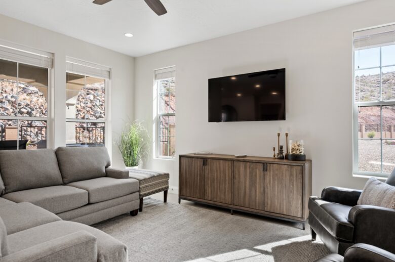 Fun Desert Getaway with Scooters and Pickleball - Washington, Utah