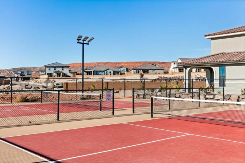 Fun Desert Getaway with Scooters and Pickleball - Washington, Utah