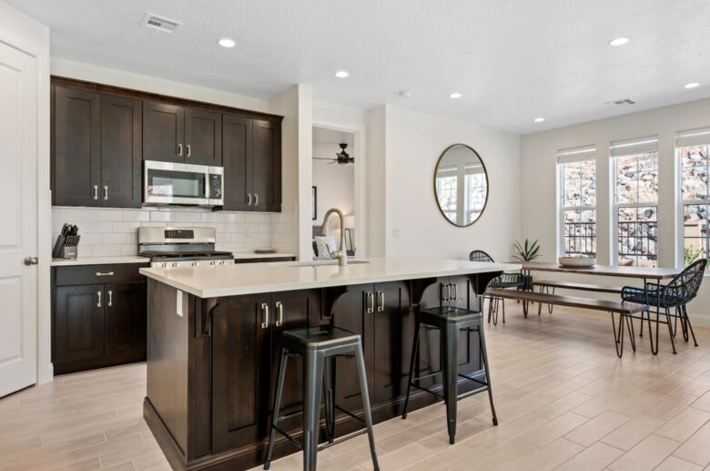 Fun Desert Getaway with Scooters and Pickleball - Washington, Utah