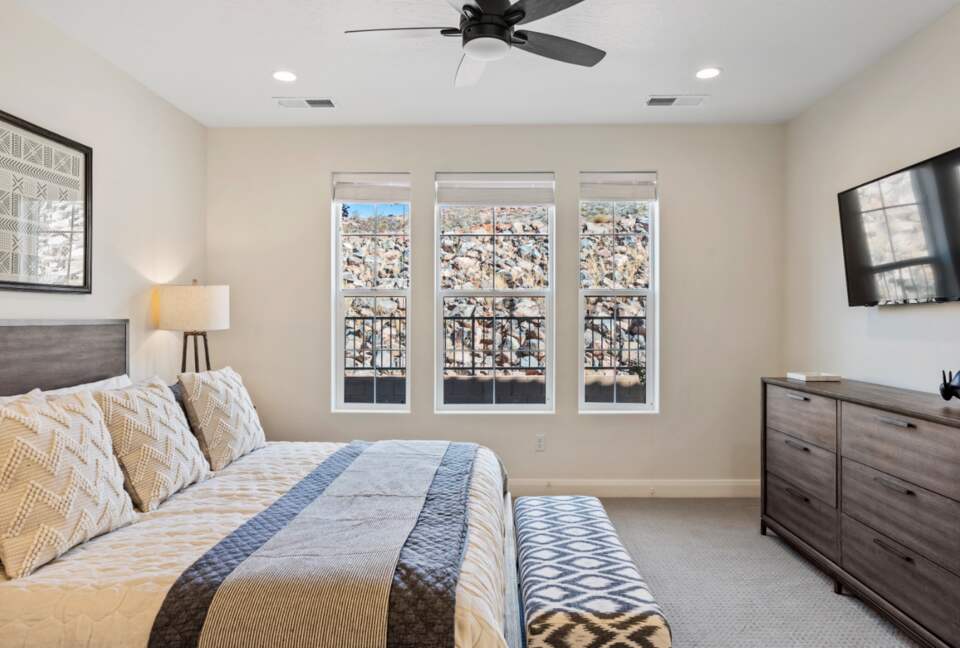 Fun Desert Getaway with Scooters and Pickleball - Washington, Utah