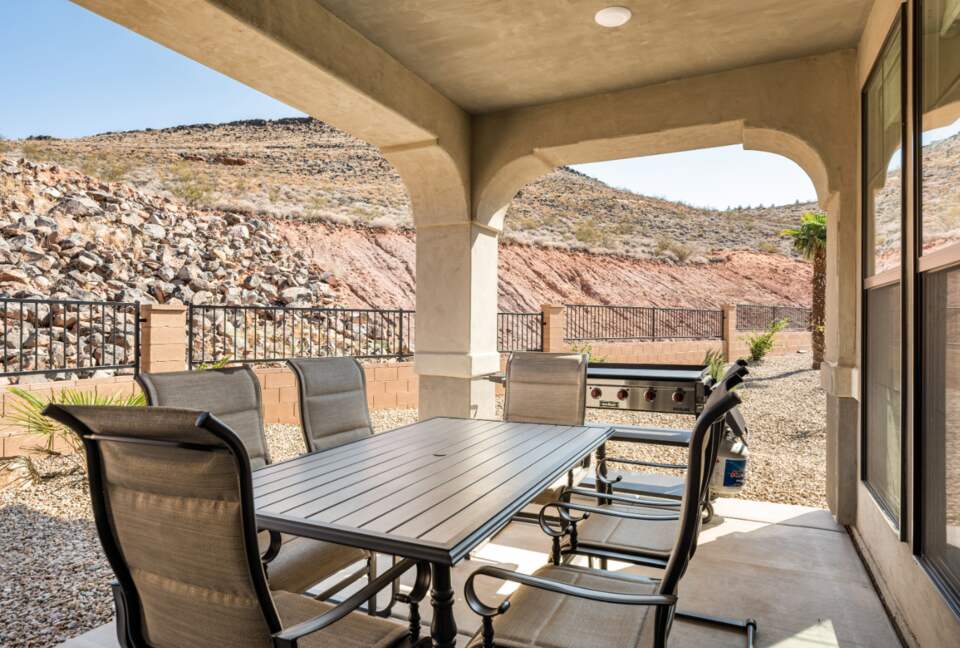 Fun Desert Getaway with Scooters and Pickleball - Washington, Utah