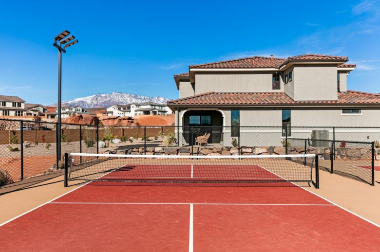 Fun Desert Getaway with Scooters and Pickleball - Washington, Utah